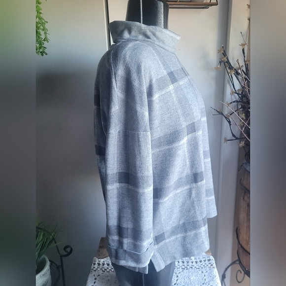 Reitmans Grey Plaid Patterned Turtleneck Sweater L - Picture 5 of 6